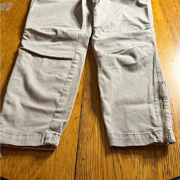 WHBM “The Slim Crop” Khaki Utility– Size 8 | Zipped, Snatched, Ready to Roll - Picture 10 of 13